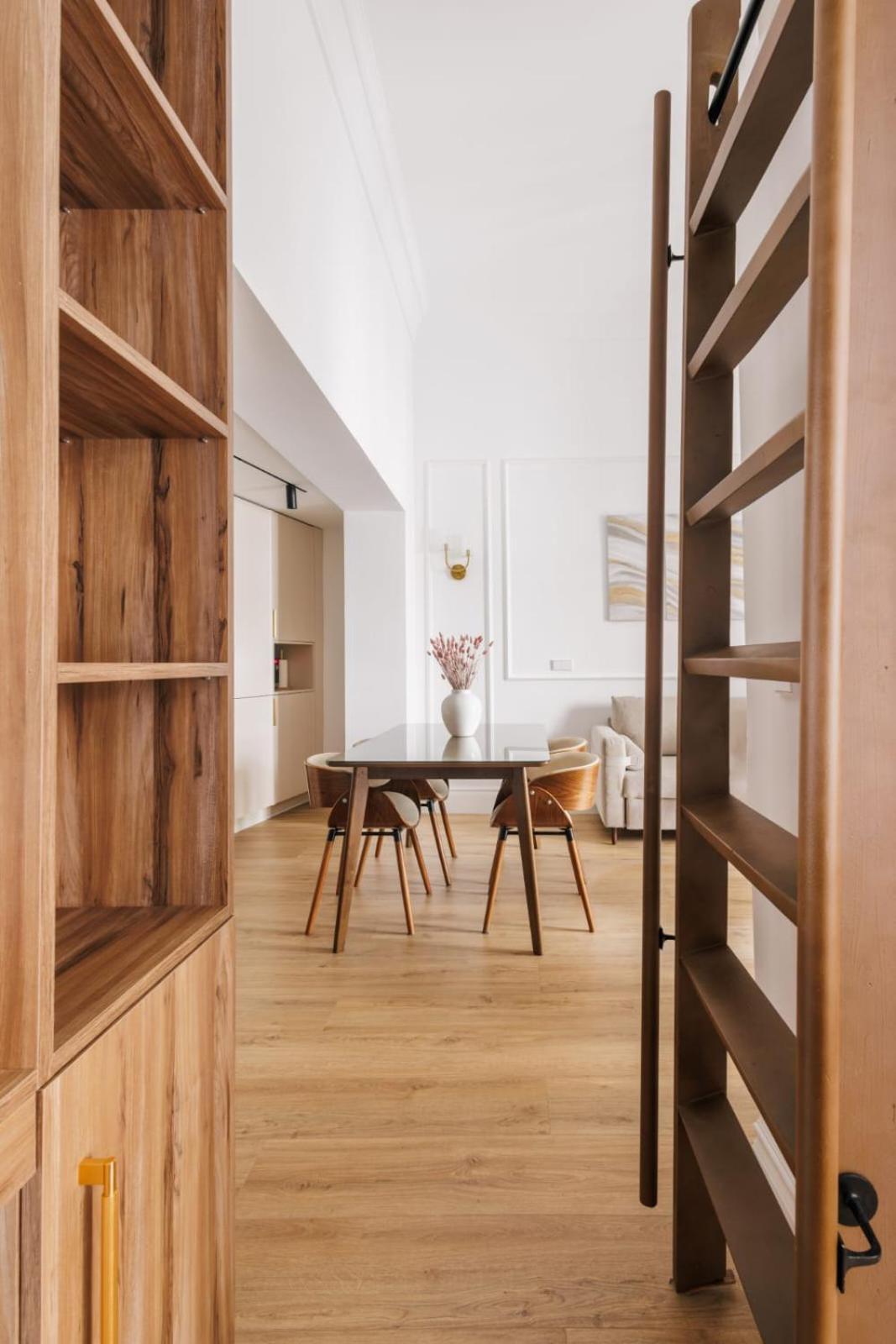Stunning Apartment Near Gran Via Metro Madrid Exterior photo