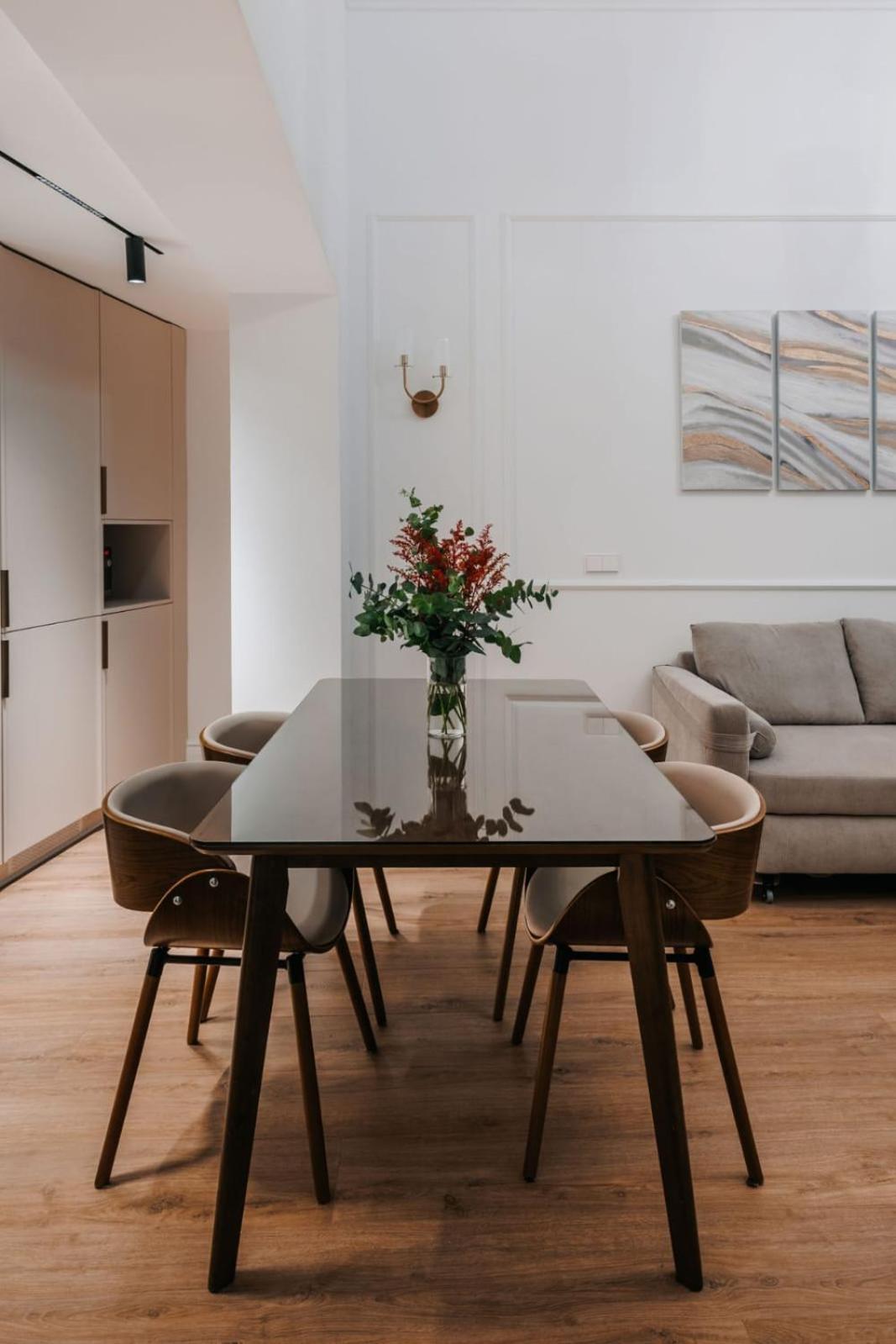 Stunning Apartment Near Gran Via Metro Madrid Exterior photo